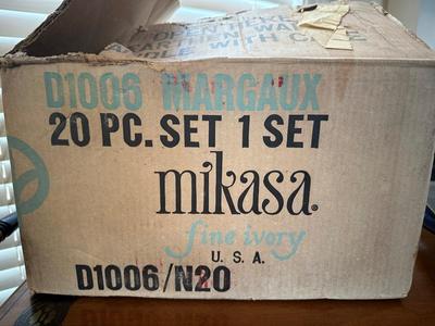 Mikasa Fine Ivory “Margaux” Dinnerware Set (Service for 4)