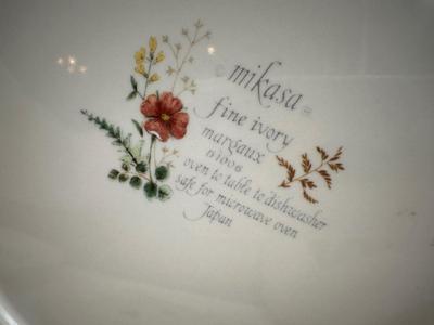 Mikasa Fine Ivory “Margaux” Dinnerware Set (Service for 4)