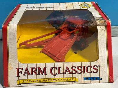 1/43 Die Cast ERTL Farm Classic Tractor & Baler