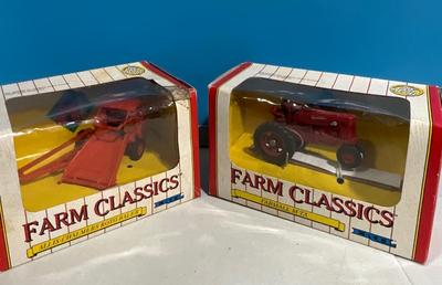 1/43 Die Cast ERTL Farm Classic Tractor & Baler