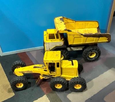 Tonia Dump Truck & Grader
