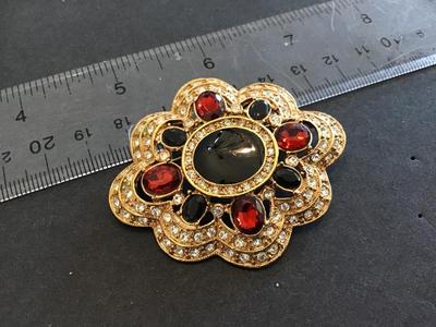 Gorgeous Signed Roman Brooch. Pretty
