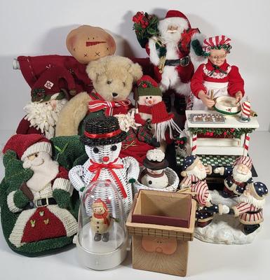 LOT 164G: Various Vintage Christmas Holiday Decorations