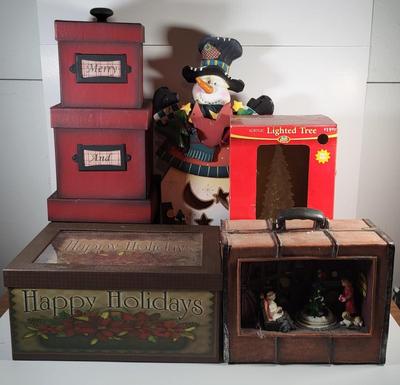 LOT 177G: Vintage Holiday Christmas Decorations and Displays
