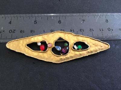 Beautiful Vintage JJ large. Brooch