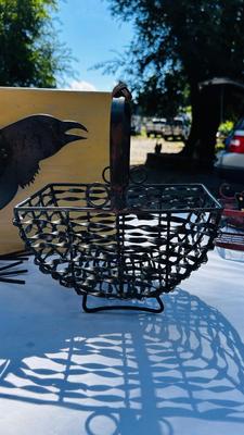 METAL HANDMADE WELDED CROW AND STEEL WOVEN BASKET