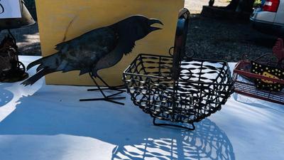 METAL HANDMADE WELDED CROW AND STEEL WOVEN BASKET