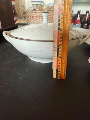 Sale Photo Thumbnail #2505: 12 dinner plates 12 bowls 12 plates 12 bread plates 12 small bowls