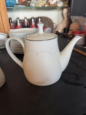 Sale Photo Thumbnail #2520: 12 tea saucers 12 coffee cups teapot cream & sugar