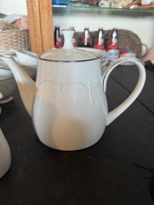 Sale Photo Thumbnail #2519: 12 tea saucers 12 coffee cups teapot cream & sugar