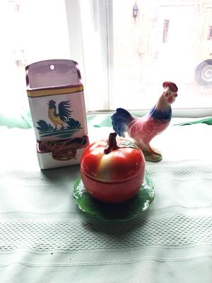ROOSTER MATCH HOLDER-APPLE HOLDER AND ROOSTER FIGURINE