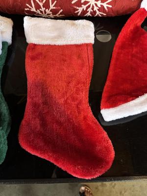 CHRISTMAS LINENS AND DECOR
