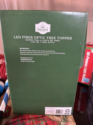 CHRISTMAS LINENS AND DECOR