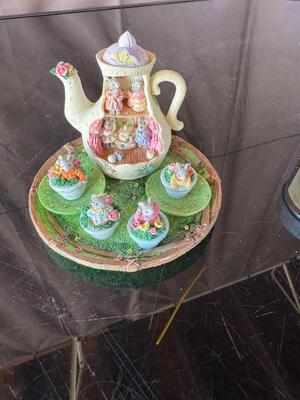 MINIATURE TEA SETS AND 2 TINS
