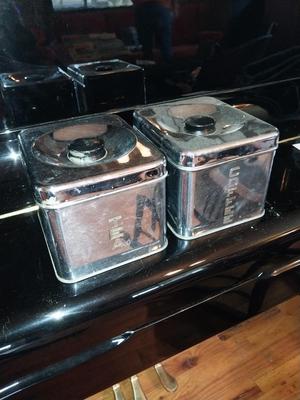 RETRO STYLE CANISTERS