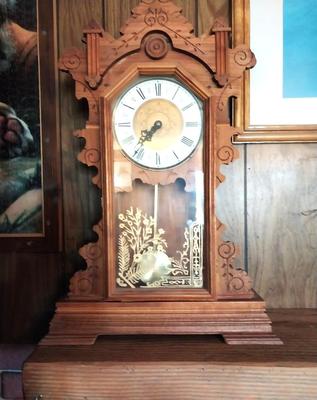 HAND CRAFTED WOODEN MANTLE CLOCK