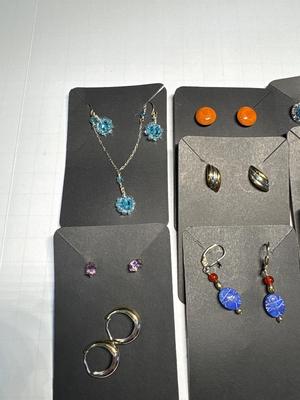 8 pierced earrings & necklace set