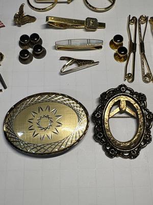 Men’s jewelry, belt buckle & pins