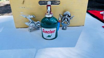 WILEY COYOTE HOOD ORNAMENT, YOSEMITE SAM LICENSE PLATE SWAG, AND SINCLAIR OIL CAN