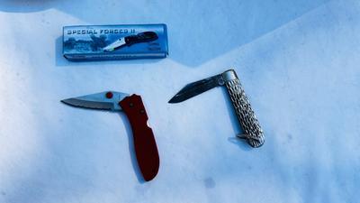 JEWELRY BOX PACKED WITH VINTAGE CUFFLINKS, 2 POCKET KNIVES AND A COORS ASHTRAY