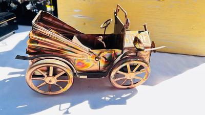 TIN MUSICAL CARS