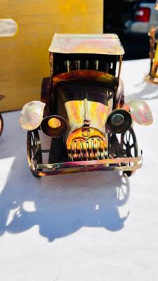TIN MUSICAL CARS