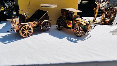 TIN MUSICAL CARS