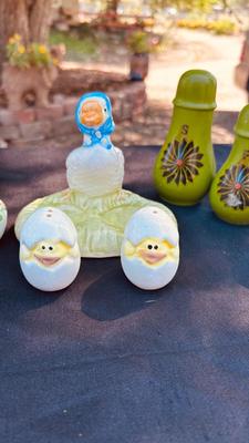 VINTAGE SALT AND PEPPER SHAKERS