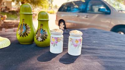 VINTAGE SALT AND PEPPER SHAKERS