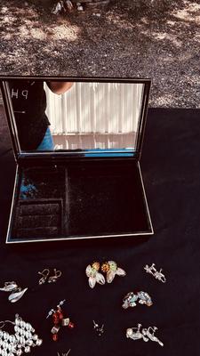 VINTAGE BLACK LACQUERED BOX AND VINTAGE COSTUME JEWELRY