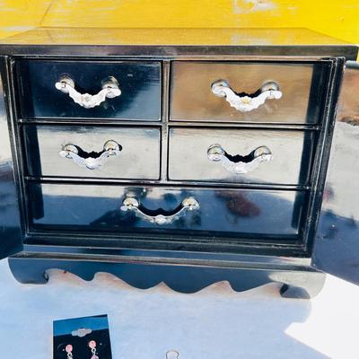 VINTAGE BLACK LACQUER AND MOTHER OF PEARL JEWELRY BOX WITH COSTUME JEWELRY