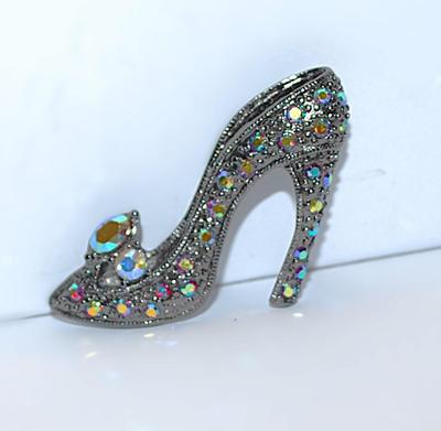Beautiful Bejeweled HIGH HEEL BROOCH (1¾" x 1") Marked " LIA SOPHIA" on a Black Tone Setting