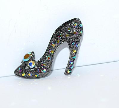 Beautiful Bejeweled HIGH HEEL BROOCH (1¾" x 1") Marked " LIA SOPHIA" on a Black Tone Setting
