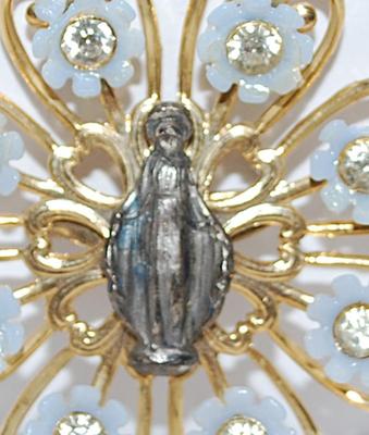 Beautiful "Statue of Mary" FLOWER BROOCH (1¾" Diam.) with Light Blue Circle of Flowers on a Gold Tone Setting