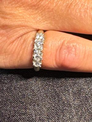 14K - 5 diamond ring - size 6