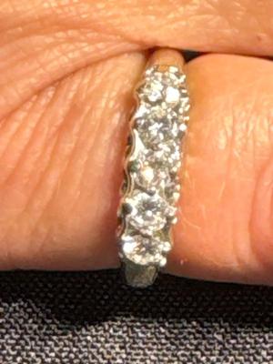 14K - 5 diamond ring - size 6