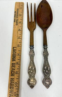 Sale Photo Thumbnail #145: Intricate Design is marked Sterling and L378 in the pattern. In very good condition considering age. There is a faint monogram. Wood is very light and the total weight is 140.0g