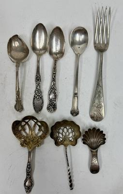 Sale Photo Thumbnail #173: One spoon is bent and chewed up on edges, but the rest are in good condition. Total weight: 185g