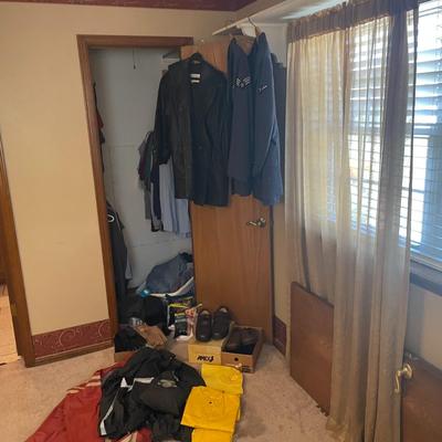 Men's Clothing Lot