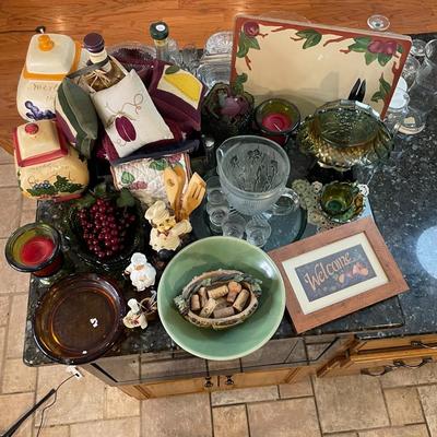 Carnival Glass, Ceramic and Fenton Lot