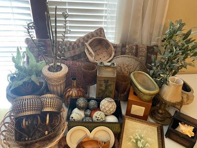 Baskets and Decor Lot