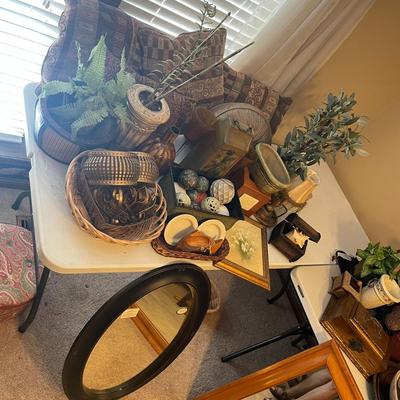 Baskets and Decor Lot
