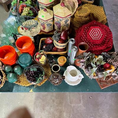 Vintage 70s Household Lot