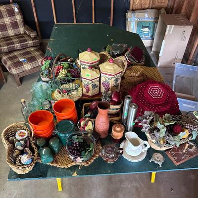 Vintage 70s Household Lot