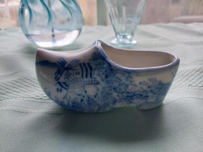 VINTAGE BLUE GLASS AND MADE IN JAPAN CHINA SHOE