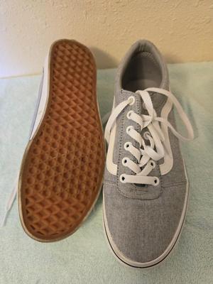 Like new - With original box Size 9 Vans shoes