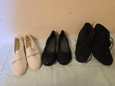 Two pair of flats - Grasshoppers = Yuu - and a pair of low style boots