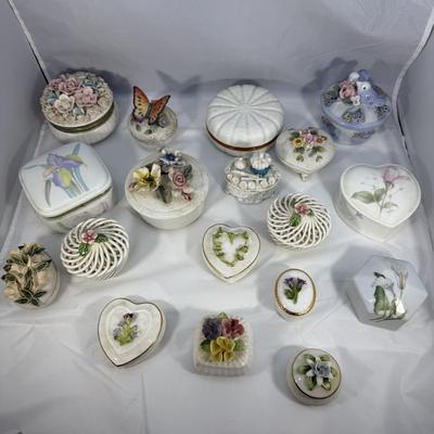 Capodimonte Fine China Trinket Boxes and More (B2-BM)