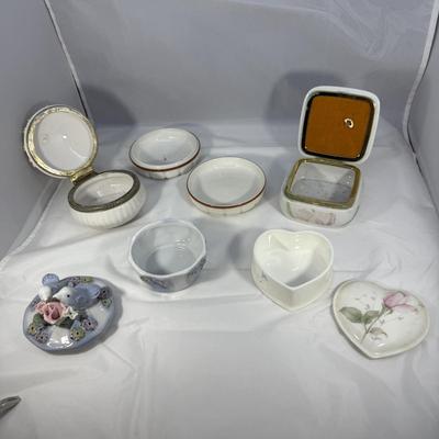 Capodimonte Fine China Trinket Boxes and More (B2-BM)