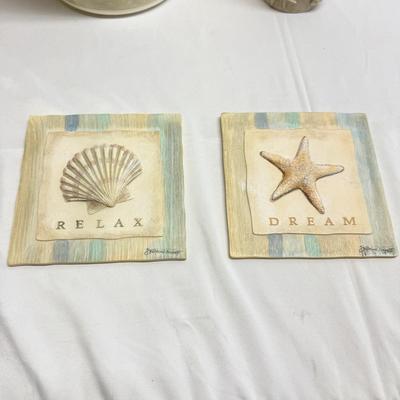 Shell Bathroom Decor incl. Art by Lois Carlisle (B2-BM)